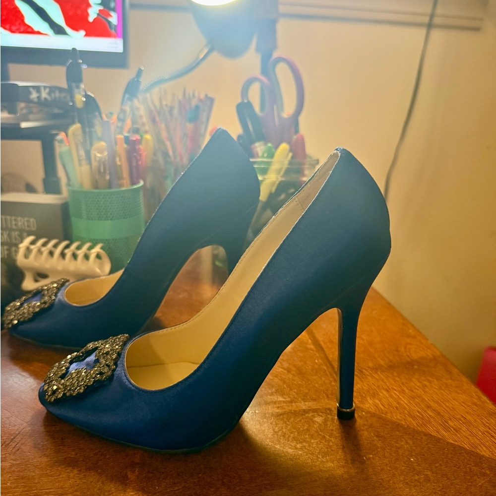 Manolo Blahnik Sapphire Blue Heels with Crystal Buckle - Picture 2 of 7
